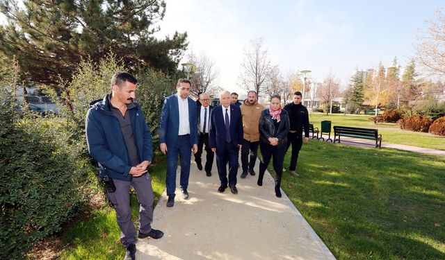 Yenimahalle’de sentetik zeminler doğal malzemelerle değişiyor