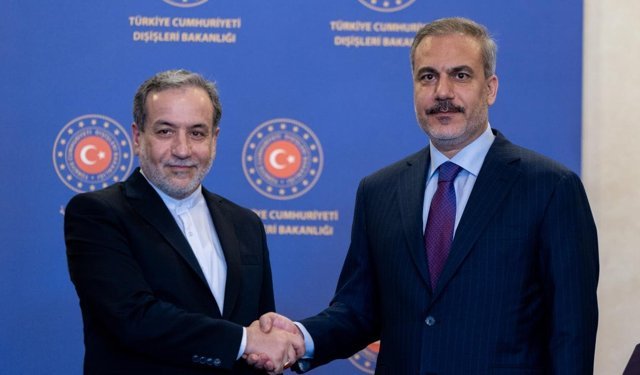 Hakan Fidan, İran Dışişleri Bakanı Abbas Arakçi ile görüştü