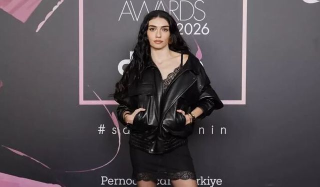 Hazar Ergüçlü, 2 yıllık ilişkisini sonlandırdı