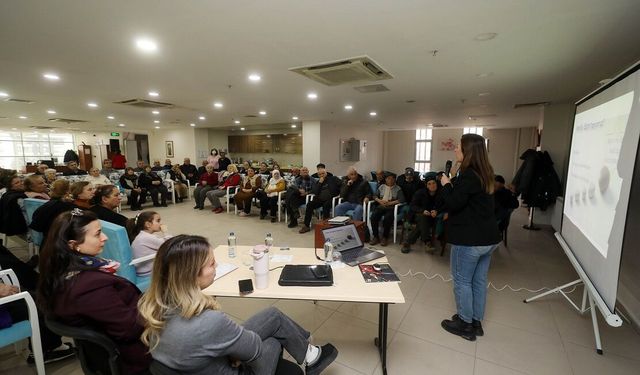 İkinci Bahar merkezlerinde yaşlılara yönelik diş sağlığı eğitimleri başladı