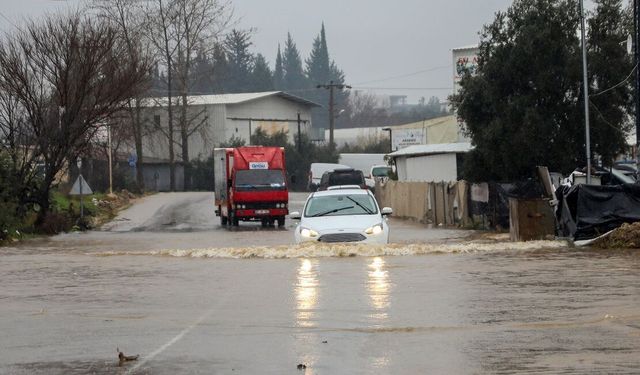Meteoroloji’den hafta sonu için sel ve su baskını uyarısı!