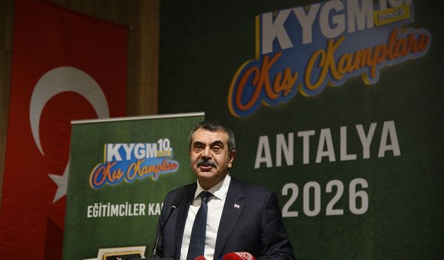 Bakan Tekin: Türkiye'de kimse kimsenin kılık kıyafetiyle uğraşmıyor