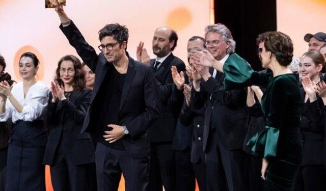 76’ncı Berlin Film Festivali'nde Altın Ayı ödülünü 'Sarı Zarflar' kazandı