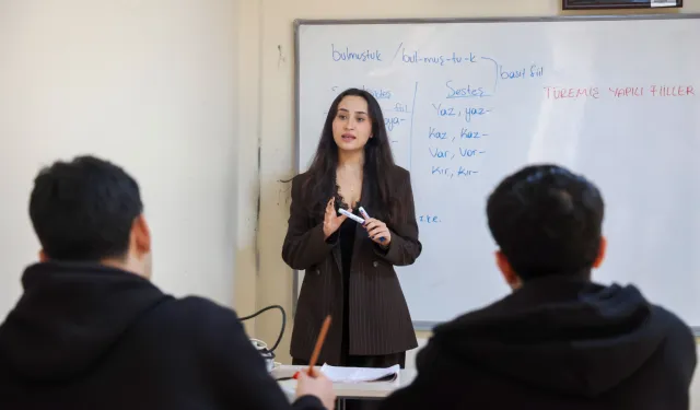 Antalya'da gençlere eğitim desteği