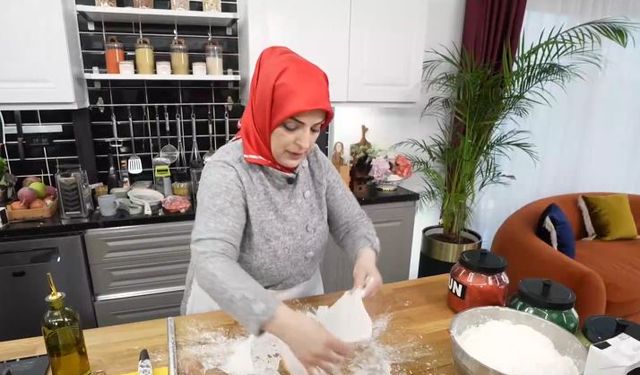 18 Şubat Zuhal Topal Yemekteyiz 972. bölüm: Haftanın üçüncü gün yarışmacısı Aynur Şengül, menüsü beğenildi mi?