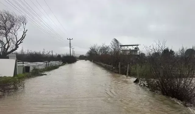 Çanakkale'de sağanak hayatı olumsuz etkiledi