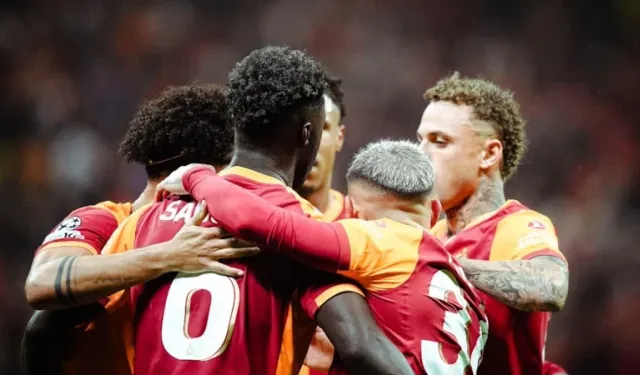 Galatasaray'dan 2 futbolcu haftanın 11'ine seçildi