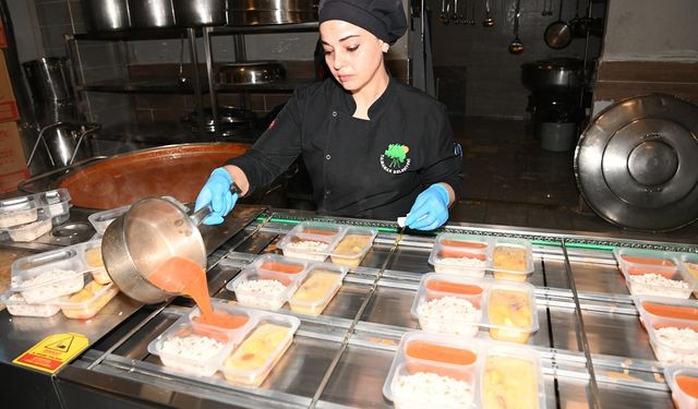 Mamak’ta aşevinden evlere sıcak destek