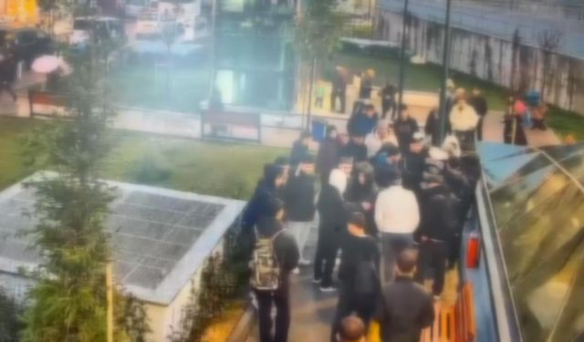 Bağcılar'da kavgayı ayırmak isterken 6 yerinden bıçaklandı; 3 gözaltı