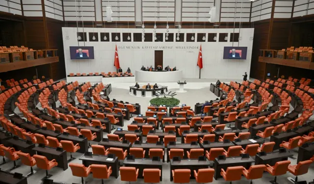 AK Parti ve DEM Parti arasında LGBTİ+ polemiği