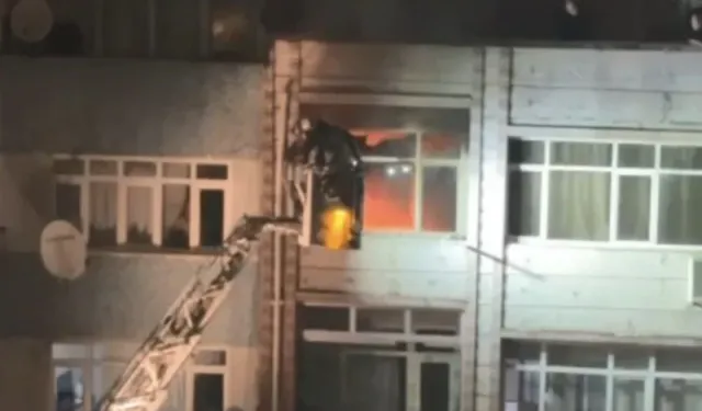 İstanbul'da cani koca eşini öldürüp evi ateşe verdi