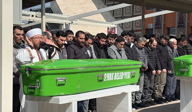 Aile içi kavgada öldürülen baba-oğul toprağa verildi