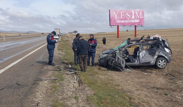 Babasından habersiz aldığı araçla kuzenleriyle gezintiye çıkan çocuk TIR’a çarptı: 1 ölü, 3 yaralı