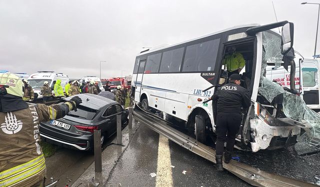 Başakşehir'de zincirleme kaza: 1 polis şehit oldu, 16 yaralı