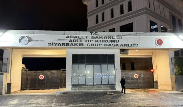 Eşini başkasıyla yakalayan adam cinnet geçirdi: 1 ölü, 1 yaralı