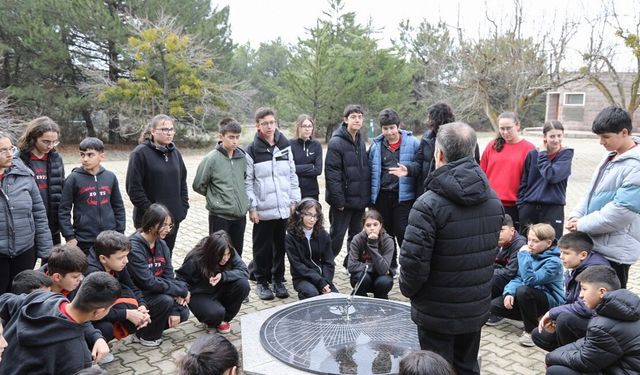 Öğrenciler gökyüzünü keşfetmek için rasathanede buluştu