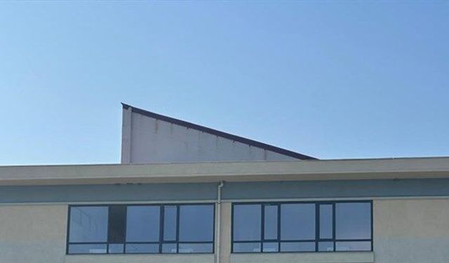 Okulun 3. katından atlayan lise öğrencisi hayatını kaybetti