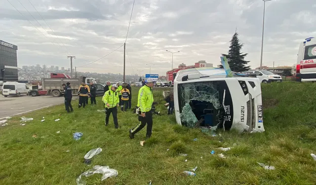 Samsun'da otobüs yan yattı: 9'u öğrenci 11 yaralı