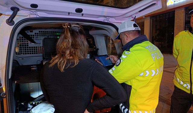 Trafik denetiminde ehliyeti iptal edildi, 'Beni çekmeyin, avukatım' dedi