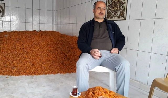 Tartıştığı oğlu tarafından bıçaklanarak öldürüldü