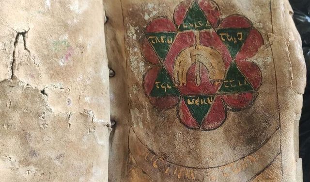Tarihi eser niteliği taşıdığı değerlendirilen Tevrat ele geçirildi