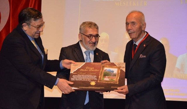 Dericizade Faruk Küçük’e Dünya Ahilik Ödülü takdim edildi