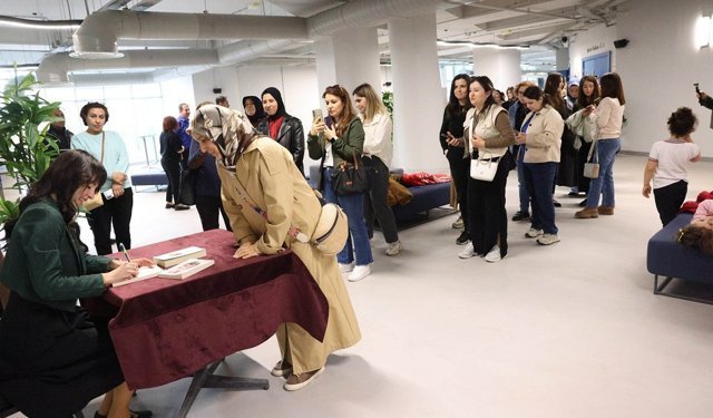 Çankaya’da kütüphane haftasında ebeveynlere rehberlik eden söyleşi