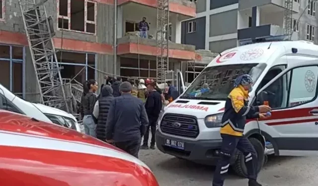 Ankara’da inşaat iskelesi çöktü