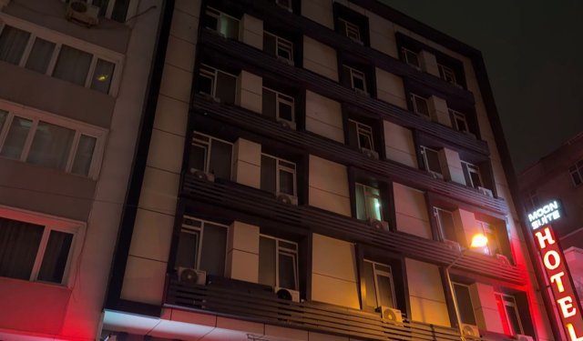 Otel odasında şüpheli ölüm: 3 çocuk annesi kadın bıçaklanmış halde bulundu!