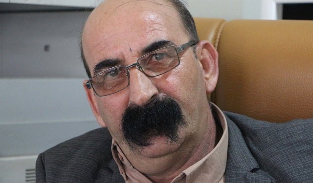 Bıyıklarıyla gündem olan ilçe başkanı: Yakıştığı için uzattım