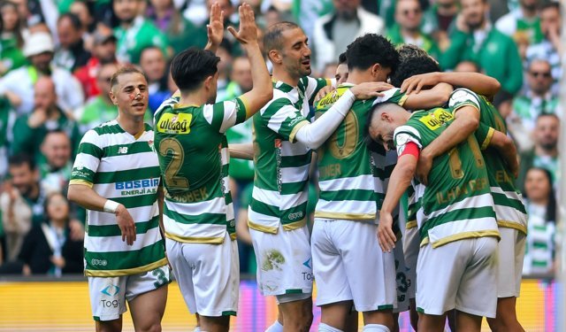 Şampiyon 'Bursaspor' 1. Lig'e yükseldi