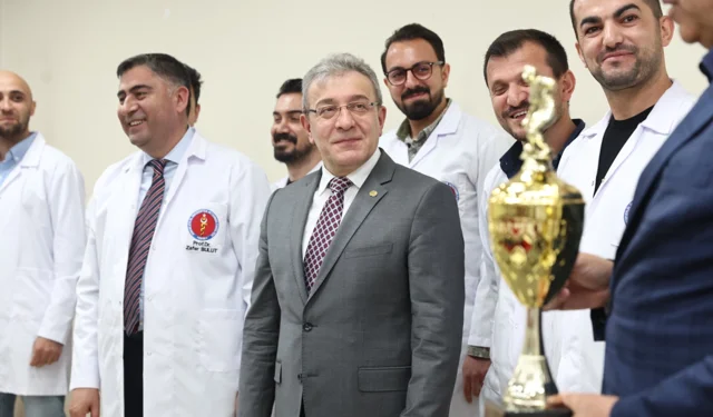 Dokuz Eylül Üniversitesi Veteriner Fakültesi'nde beyaz önlük heyecanı