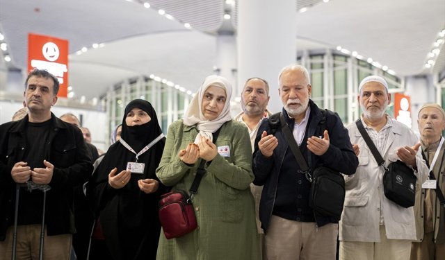İlk hac kafilesi kutsal topraklara uğurlandı