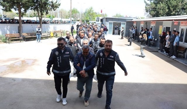 Halfeti Belediyesi operasyonu: Eski başkan dahil 29 kişi tutuklandı
