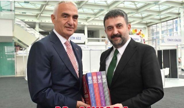 AKK’nin ‘Seyir Defteri’ Bakan Ersoy’a takdim edildi