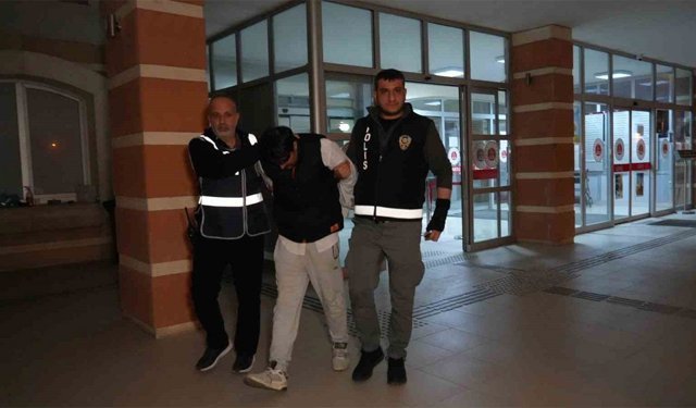 8 aylık hamile eşini öldürüp, 8 gün yanında uyuyan caninin savunması ortaya çıktı!