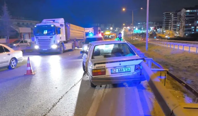 Kırıkkale'de TIR ile otomobil çarpıştı: 3 yaralı