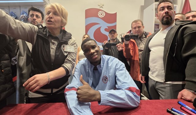 İmza gününe katılan Onuachu'dan şampiyonluk açıklaması!