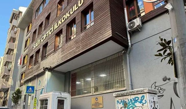 İlkokul önündeki 'Nasıl katil olunur?' afişi tepki çekti!