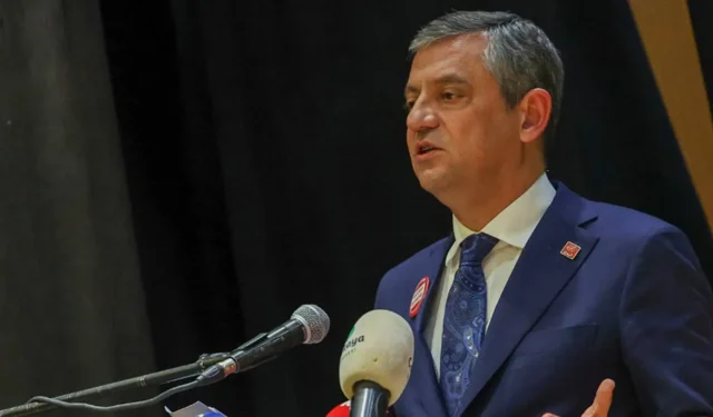 Özgür Özel: AK Parti yargı kolları, rahatsızlık yaratan gazetecileri susturmaya çalışıyor