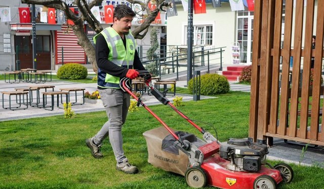 Etimesgut’ta yaz hazırlığı: Park ve bahçelerde bakım çalışmaları hız kazandı