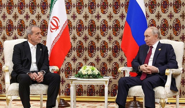 Putin, İran Cumhurbaşkanı Pezeşkiyan ile görüştü