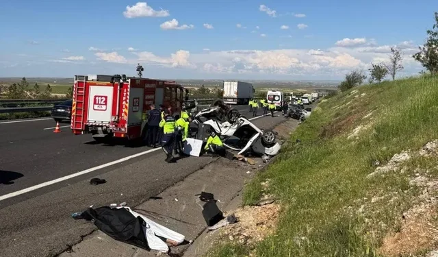 Şanlıurfa'da zincirleme kaza: 3 ölü, 5 yaralı