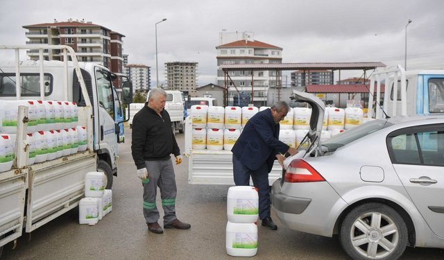 ABB’den kırsala destek: 916 üreticiye 177 bin litre sıvı gübre dağıtıldı