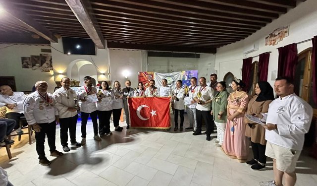 Türk Aşçılık Milli Takımı, Cezayir’den 21 madalya, 6 kupa ile döndü