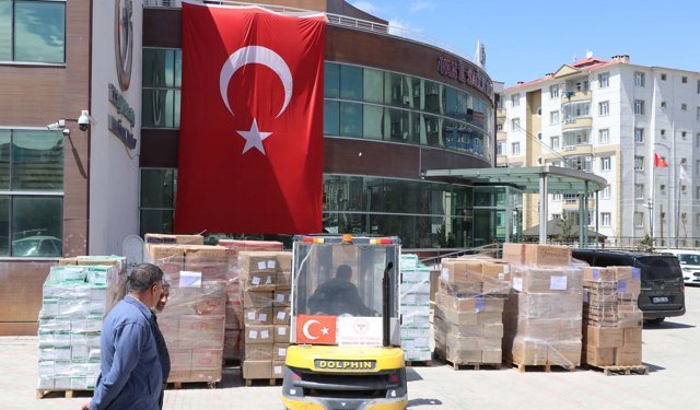 Van'dan İran’a 6 yardım TIR’ı daha gönderildi