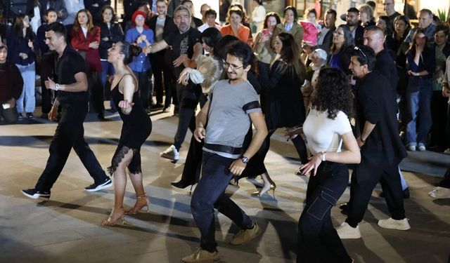 Mamak’ta Dünya Dans Günü coşkusu: Farklı kültürler aynı sahnede buluştu
