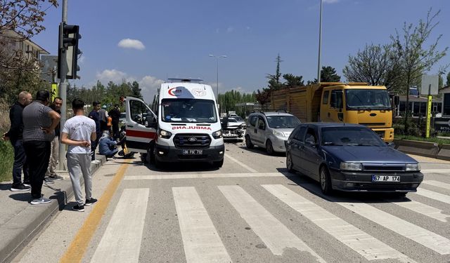 Ankara'da zincirleme kaza: 3 yaralı