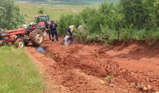 Afyonkarahisar'da traktör devrildi: 2 kişi hayatını kaybetti