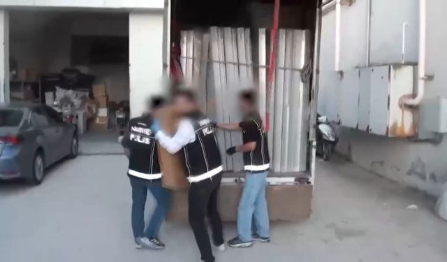 Bağcılar'da duş teknelerinin arasına gizlenmiş 92 kilo 500 gram eroin ele geçirildi
